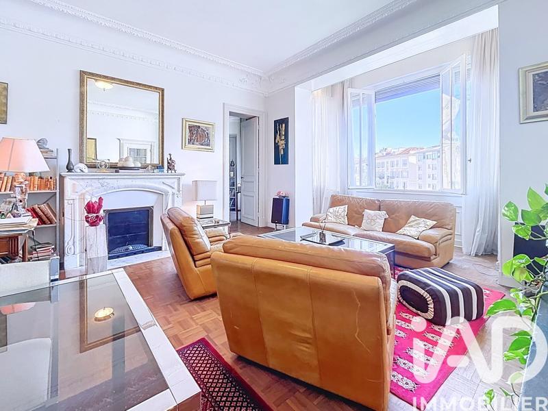 Appartement - 203 m² - 6 pièces