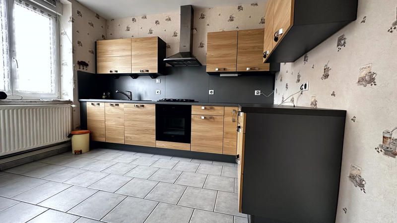 Maison - 98 m² - 6 pièces