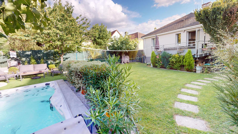 Maison - 88 m² - 4 pièces