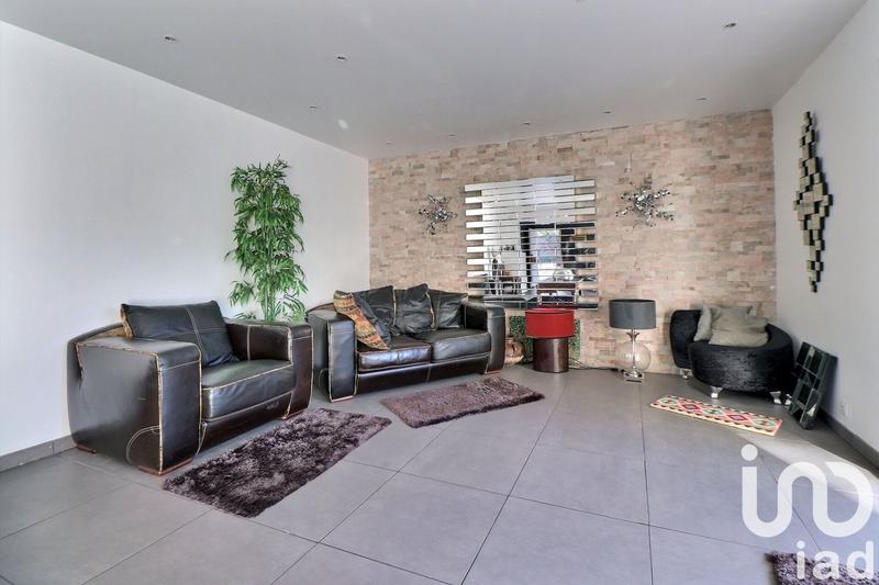 Maison - 279 m² - 7 pièces