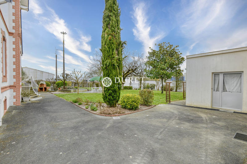 Maison - 195 m² - 7 pièces