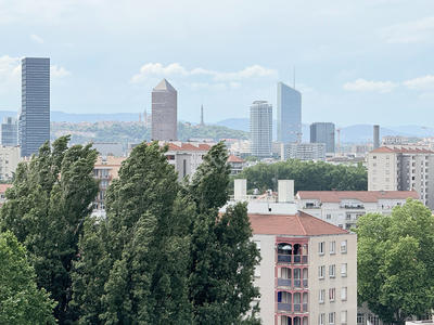 Appartement - 100 m² - 5 pièces