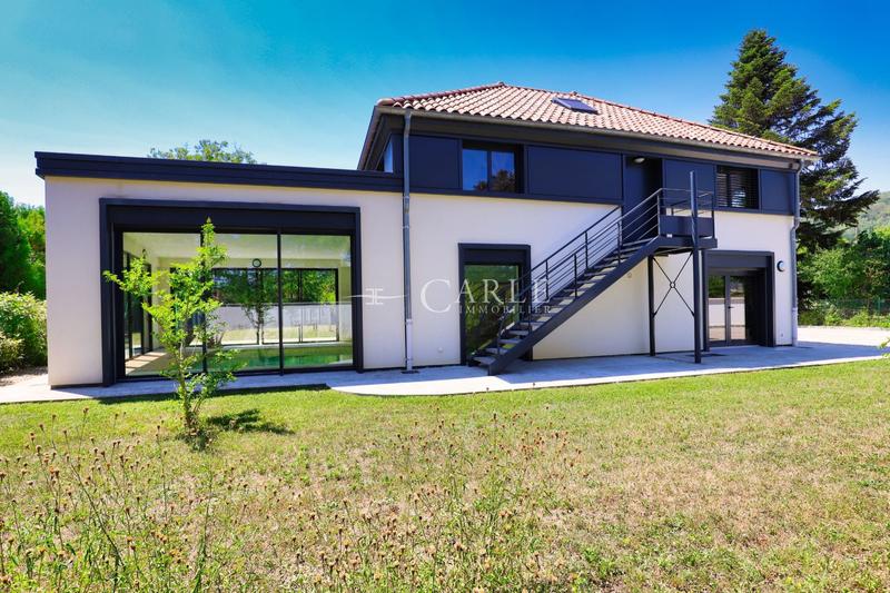 Villa - 255 m² - 10 pièces