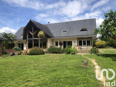 Maison - 220 m² - 6 pièces