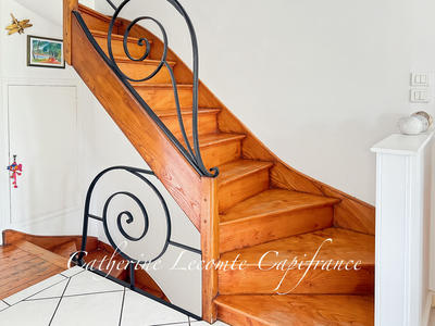 Maison - 180 m² - 8 pièces