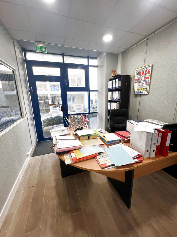 Local commercial - 219 m²