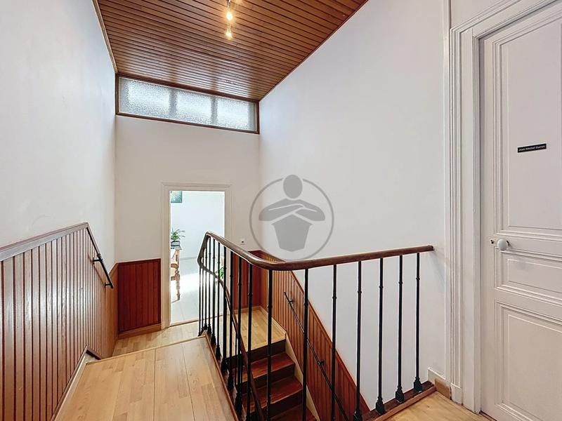 Bureau - 145 m² - 7 pièces