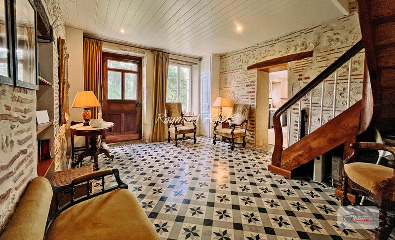 Maison - 515 m² - 16 pièces