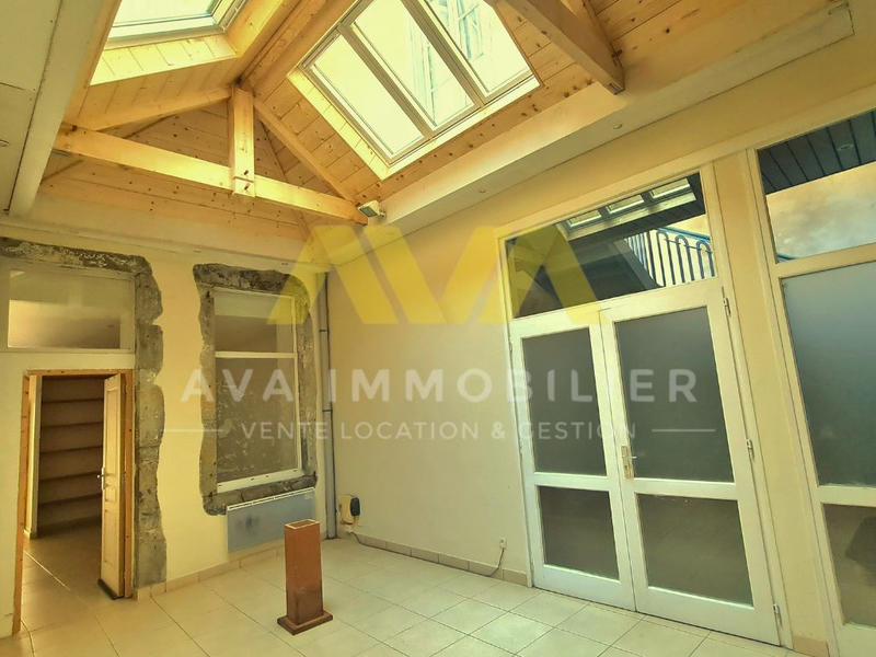 Bureau - 95 m² - 6 pièces