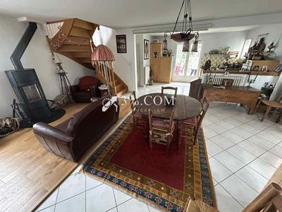 Maison - 136 m² - 6 pièces