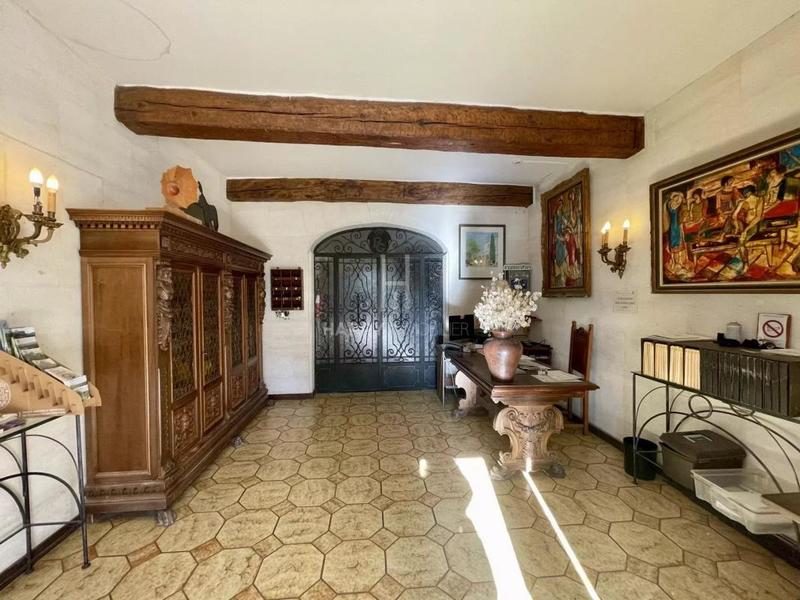 Propriété - 753 m²