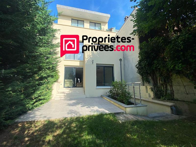 Maison - 218 m² - 9 pièces