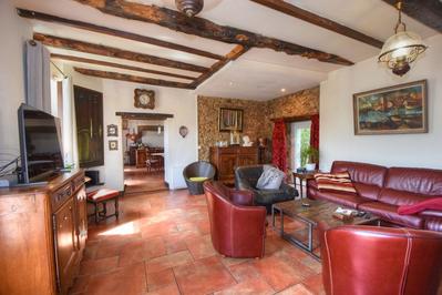 Maison - 218 m² - 9 pièces