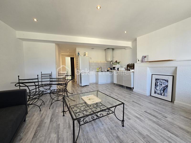 Immeuble - 85 m² - 3 pièces