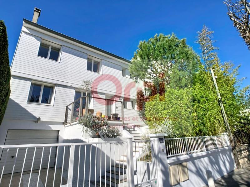 Maison - 174 m² - 6 pièces