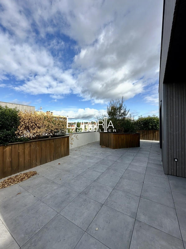 Appartement - 121 m² - 5 pièces