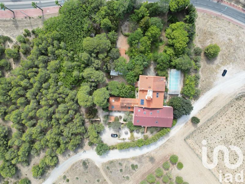 Maison - 957 m² - 25 pièces