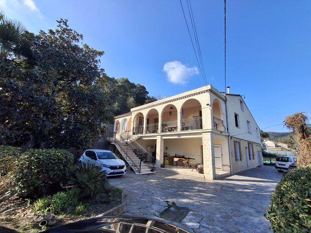 Maison - 150 m² - 8 pièces