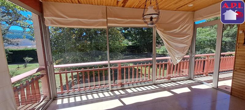 Maison - 244 m² - 8 pièces