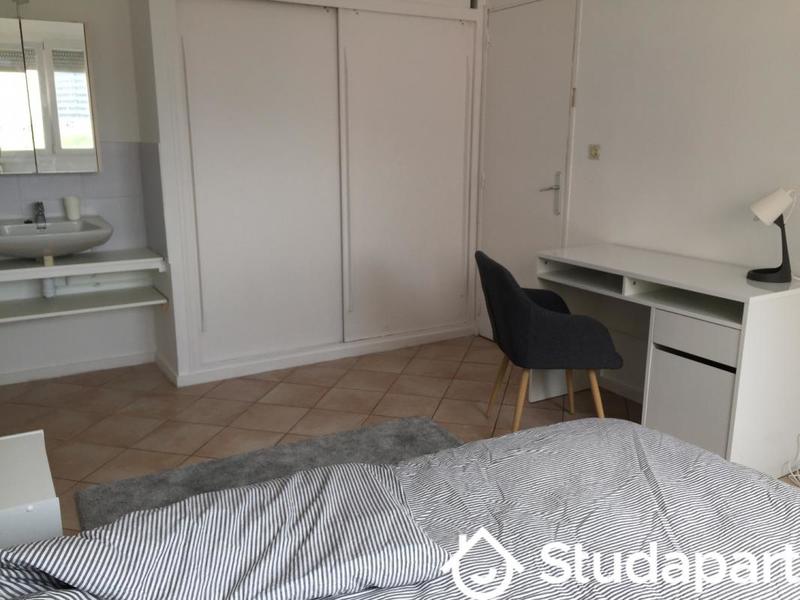 Chambre - 9 m² - 1 pièce