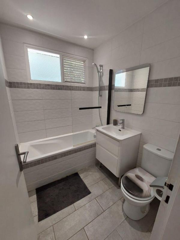 Maison - 1 m² - 4 pièces