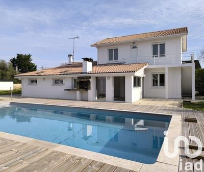 Maison - 180 m² - 7 pièces