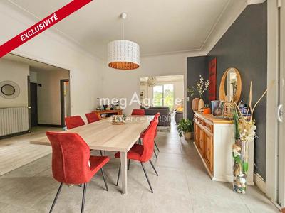 Pavillon - 220 m² - 10 pièces