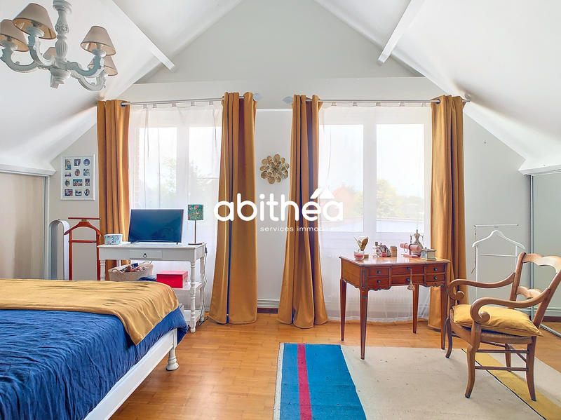 Maison - 252 m² - 10 pièces