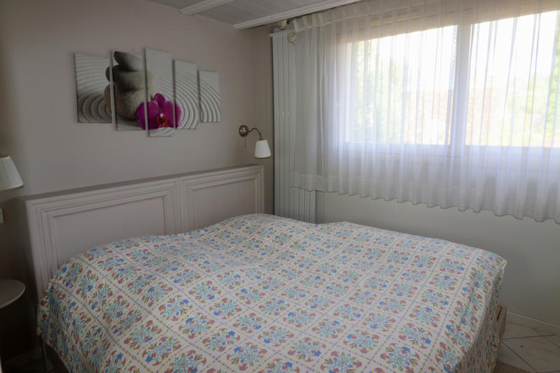 Maison - 460 m² - 9 pièces