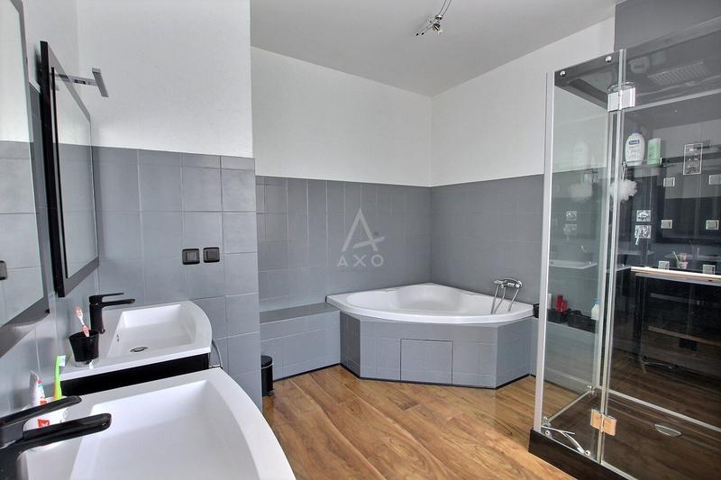 Maison bourgeoise - 181 m² - 6 pièces