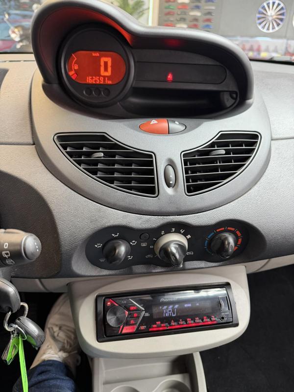 Renault Twingo II 1.2 i 16v 75 Cv