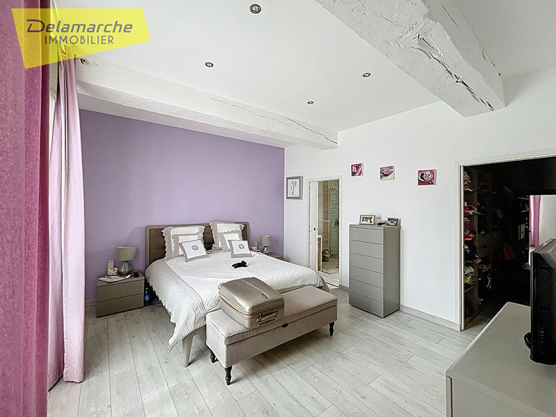 Maison - 294 m² - 9 pièces