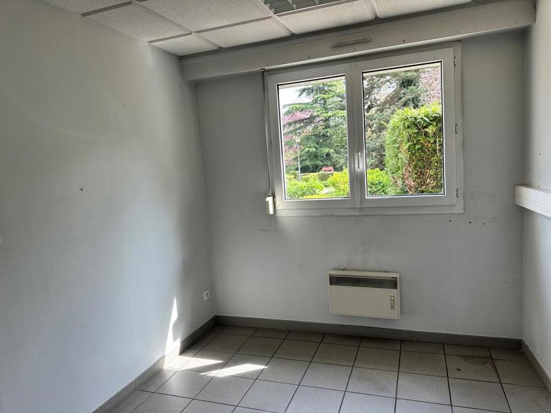 Local commercial - 86 m² - 4 pièces