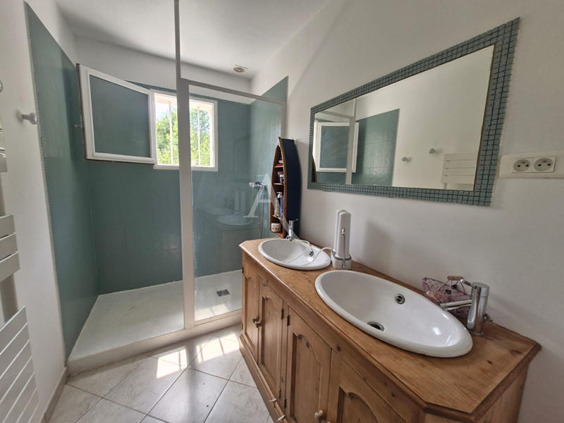 Maison - 137 m² - 5 pièces