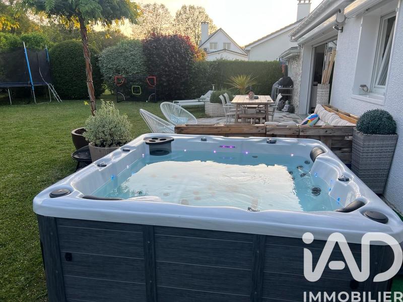 Maison - 140 m² - 6 pièces