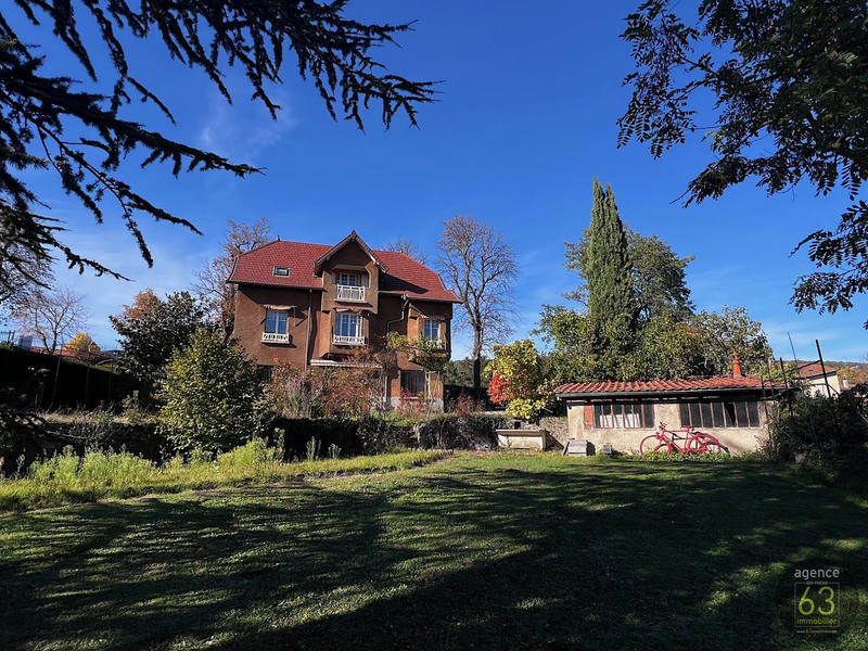 Maison - 192 m² - 6 pièces