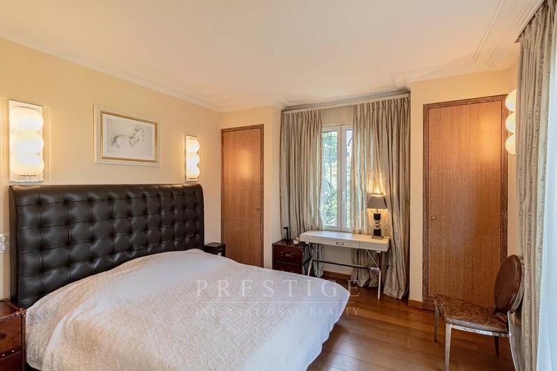 Maison - 246 m² - 6 pièces