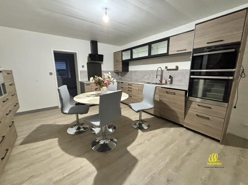 Maison - 138 m² - 6 pièces