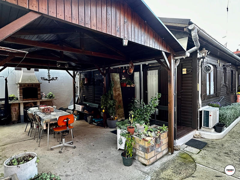 Maison - 256 m² - 12 pièces