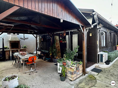 Maison - 256 m² - 12 pièces