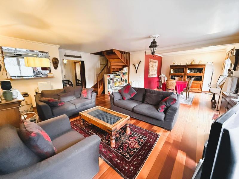 Maison - 177 m² - 7 pièces