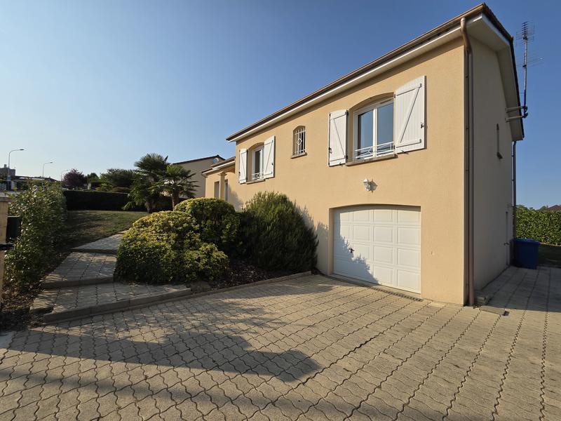 Maison - 104 m² - 6 pièces