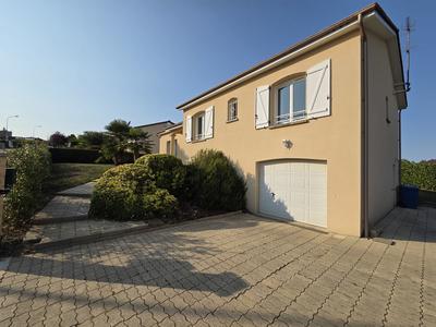 Maison - 104 m² - 6 pièces