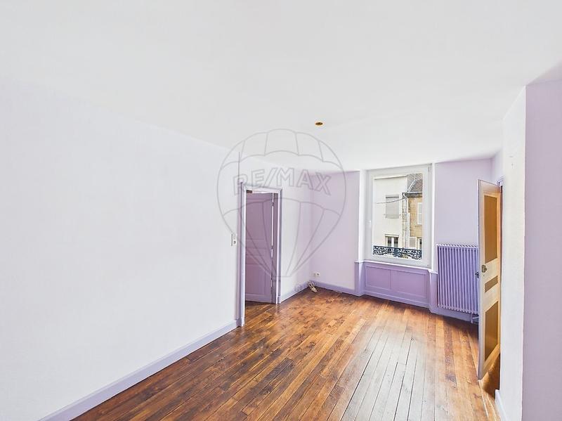 Maison - 240 m² - 12 pièces