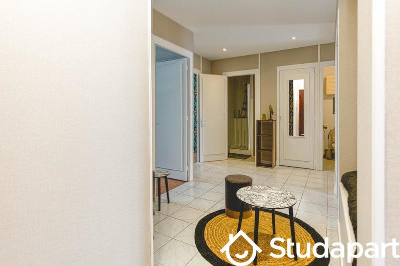 Chambre - 11 m² - 1 pièce