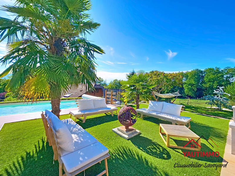 Maison - 203 m² - 7 pièces