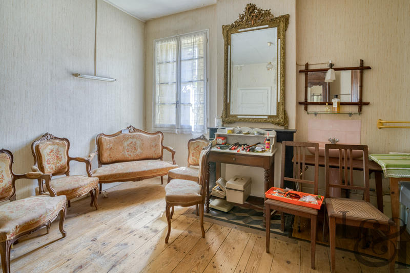 Maison - 250 m² - 9 pièces