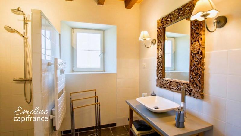 Maison - 202 m² - 6 pièces