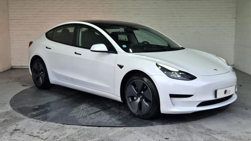 Tesla Model 3 Autonomie Standard Plus Rwd