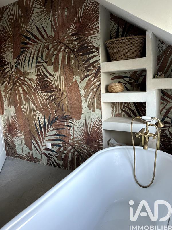 Maison - 210 m² - 5 pièces